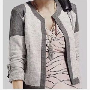Cabi Shrunken blazer Style 211, gray and white